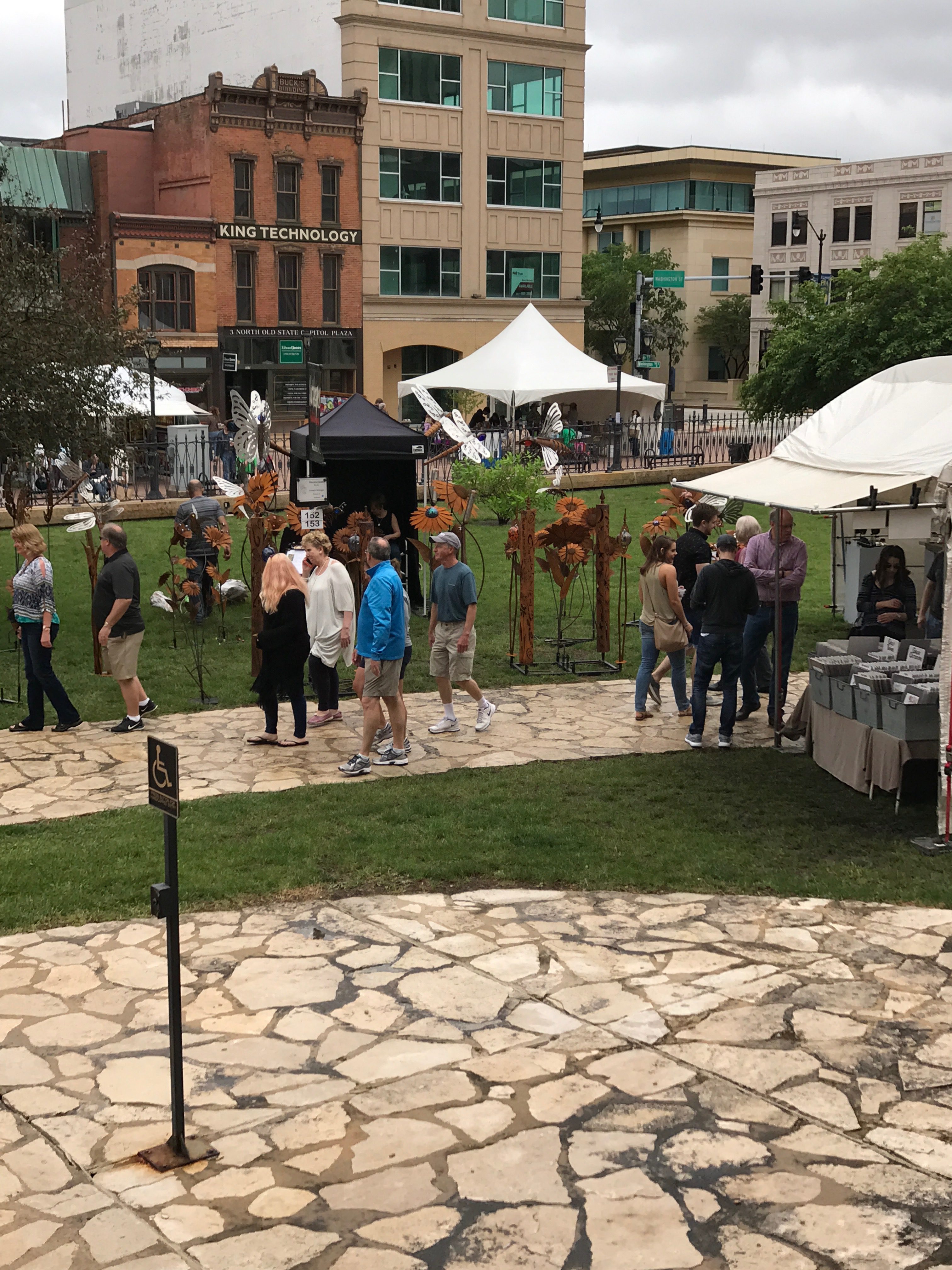 2017 Old Capitol Art Fair Springfield Scene Online