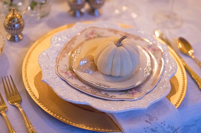 Tips for Setting the Perfect Holiday Table