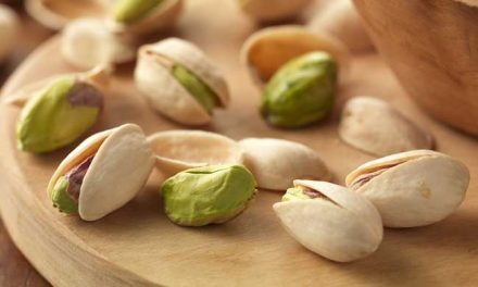 6 Reasons to Pick Up Some Pistachios