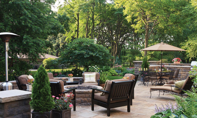 5 Must-Haves for Outdoor Entertaining